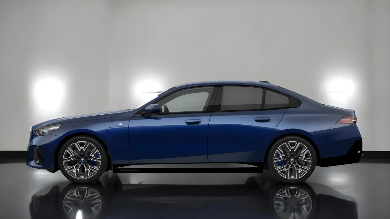 BMW Seria 5 550e xDrive M-Sport (3)