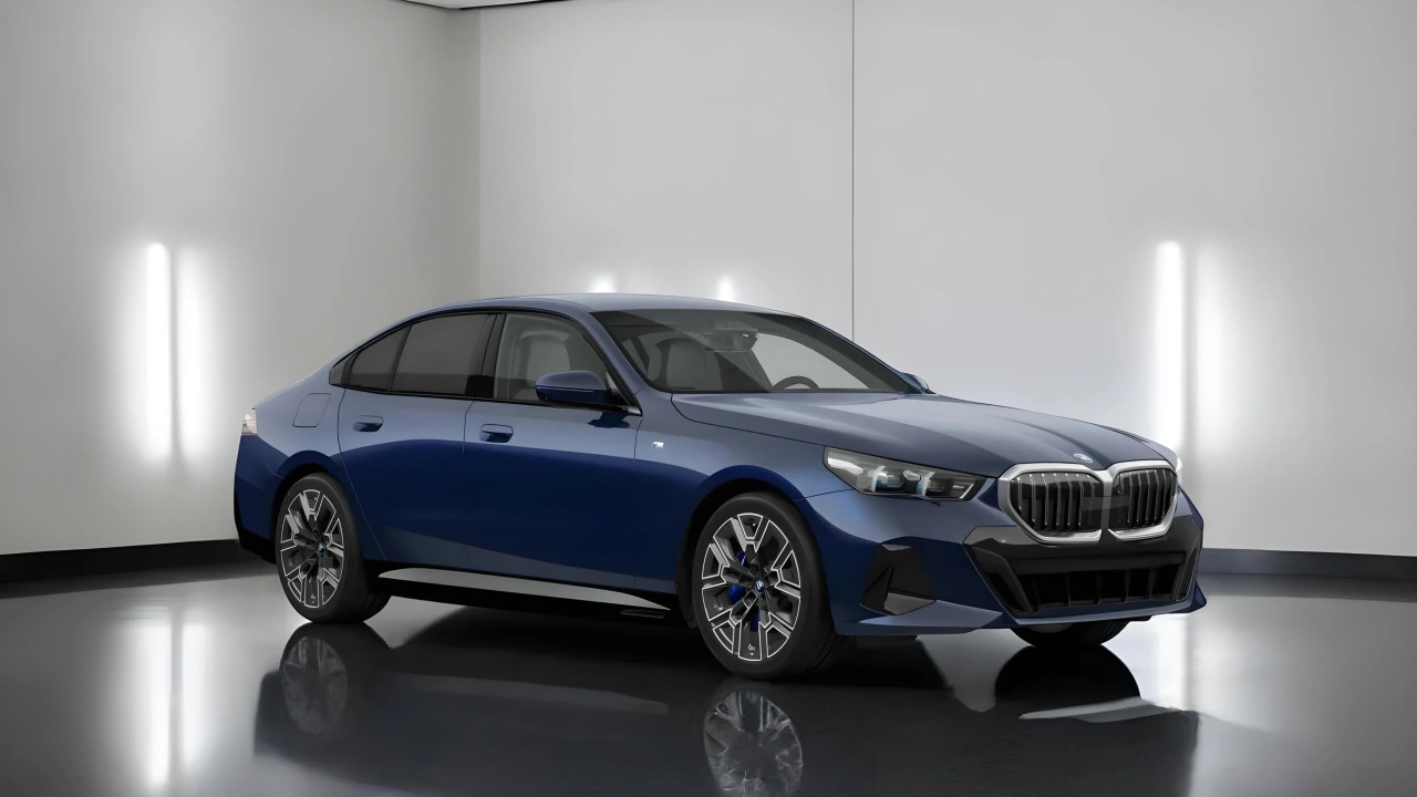 BMW Seria 5 550e xDrive M-Sport (1)