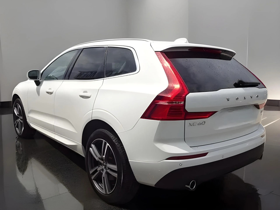 Volvo XC 60 B4 AWD MHEV Momentum Pro (5)