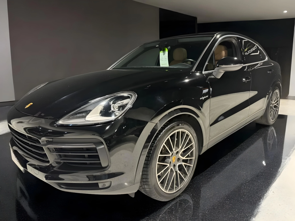 Porsche Cayenne Coupe E-Hybrid (2)