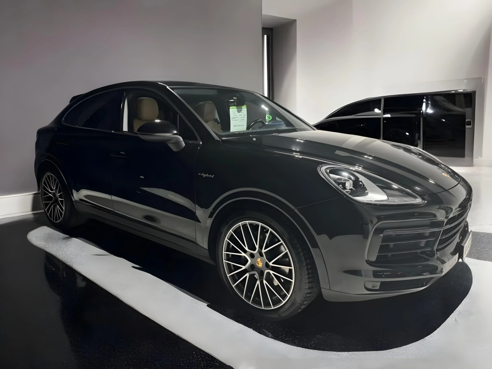 Porsche Cayenne Coupe E-Hybrid (1)