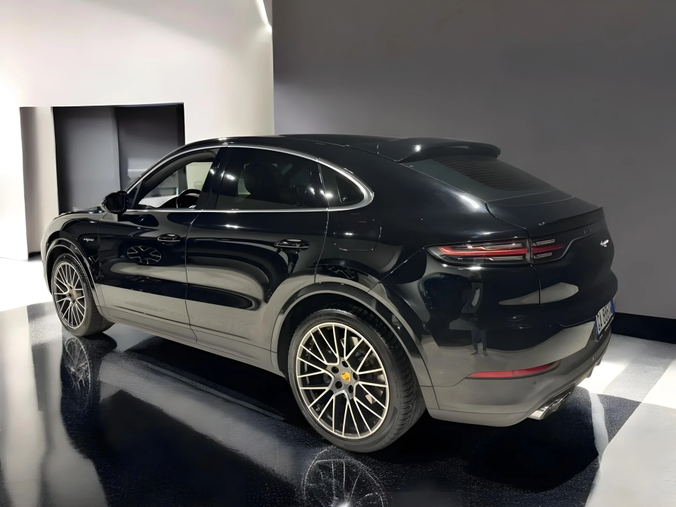 Porsche Cayenne Coupe E-Hybrid (3)