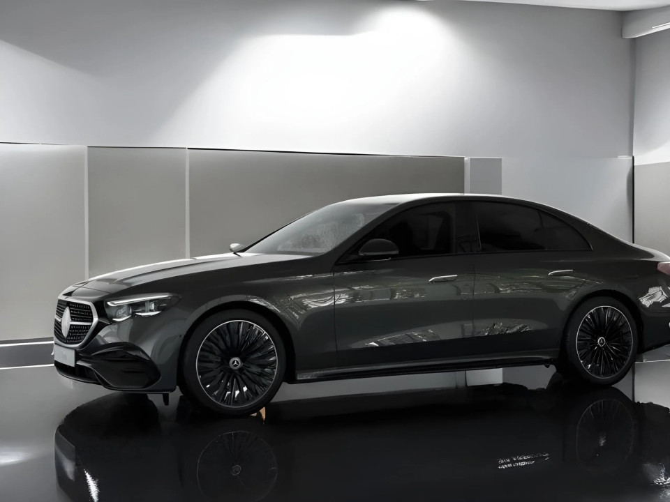 Mercedes-Benz E 300e 4MATIC AMG Line - foto 8