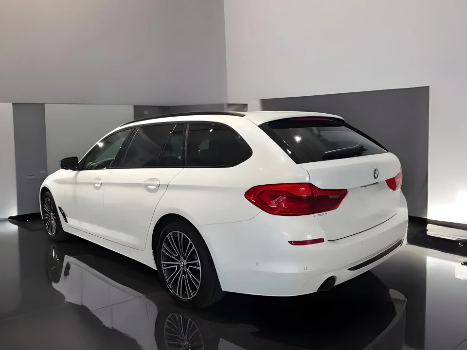 BMW Seria 5 520 d xDrive Sport Line (3)