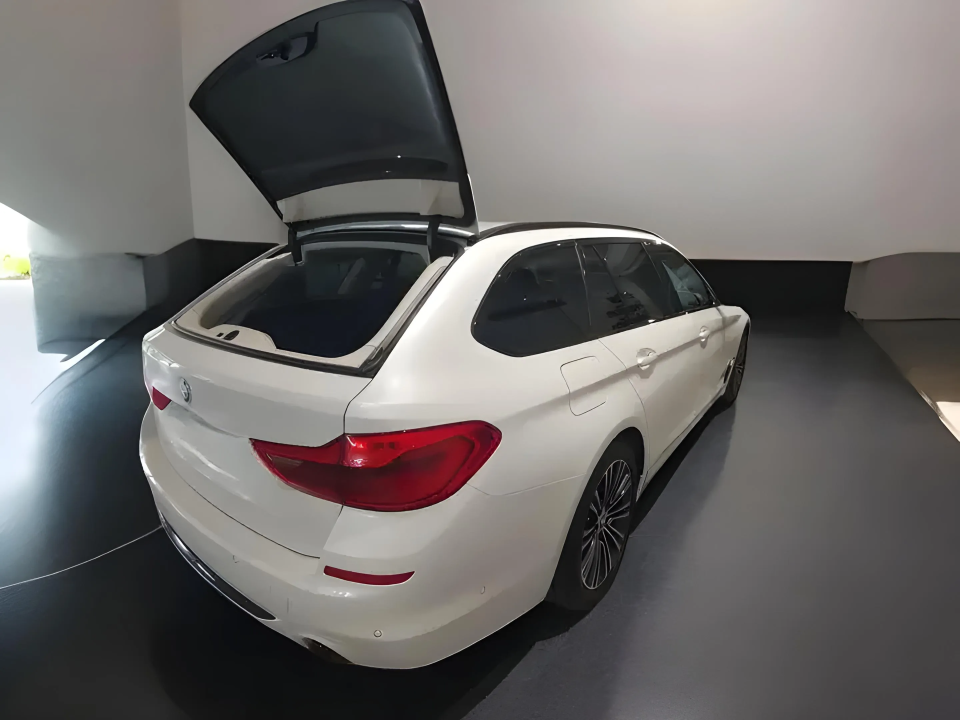 BMW Seria 5 520 d xDrive Sport Line (4)