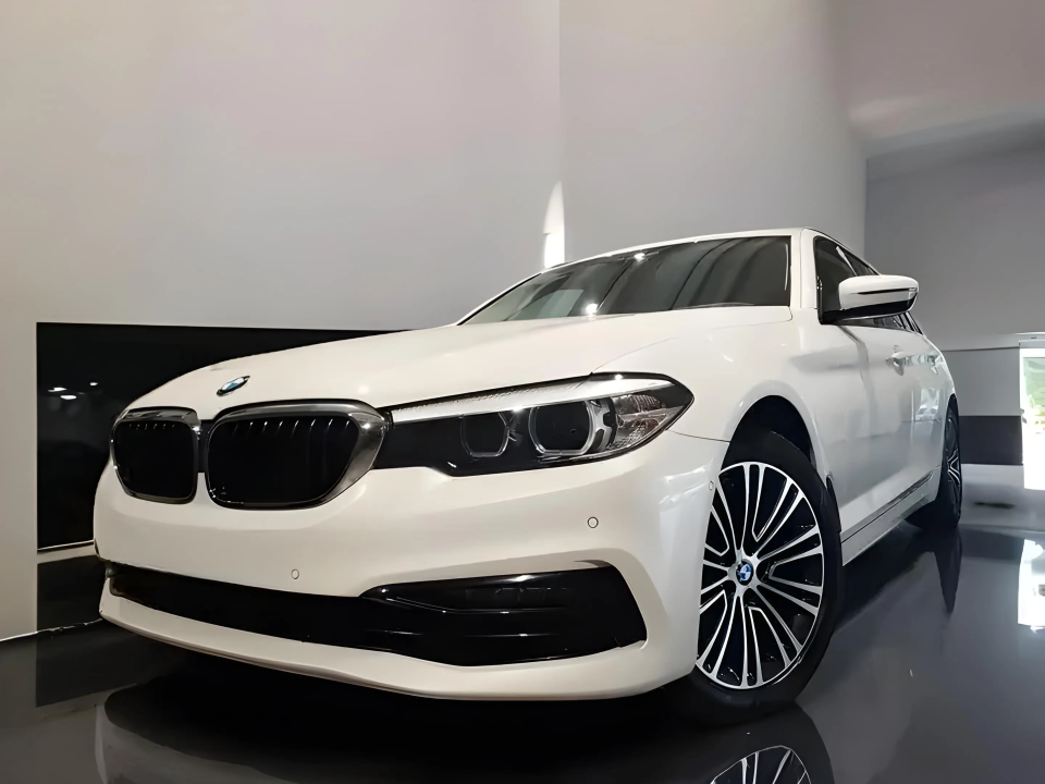 BMW Seria 5 520 d xDrive Sport Line