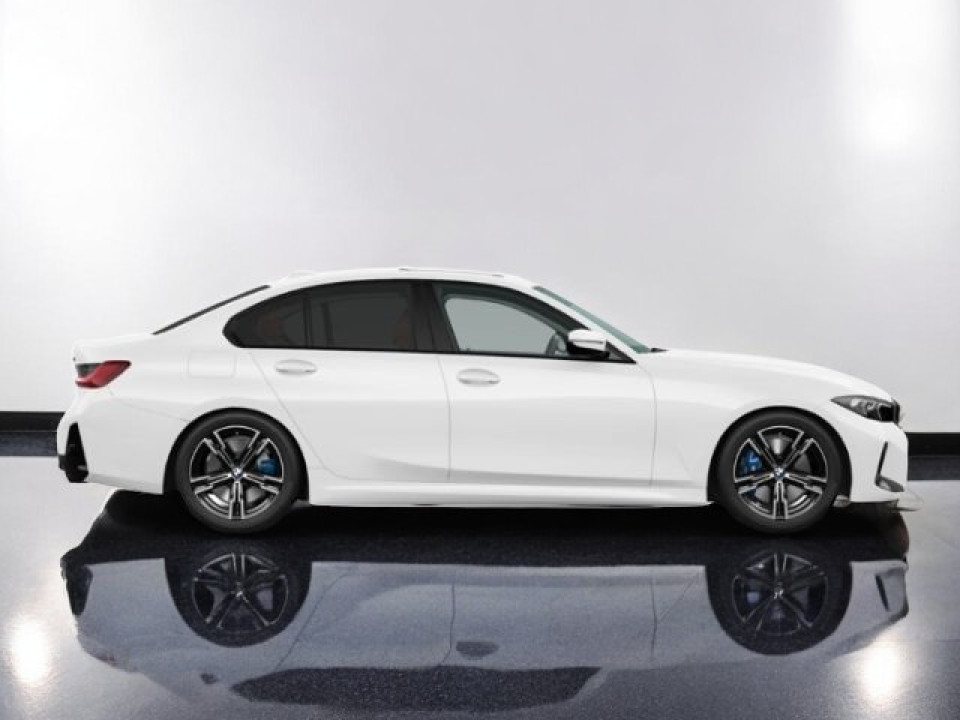 BMW Seria 3 330i M-Sport (5)