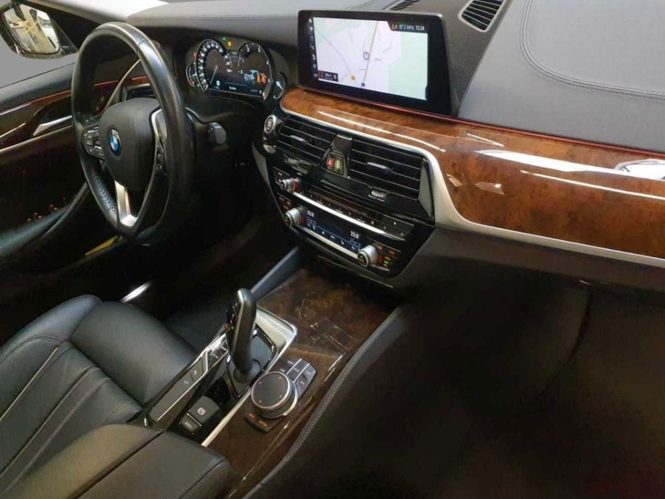 BMW Seria 5 520d sDrive Luxury Line (3)