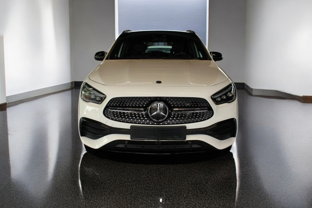 Mercedes-Benz GLA 220 d 4MATIC (2)