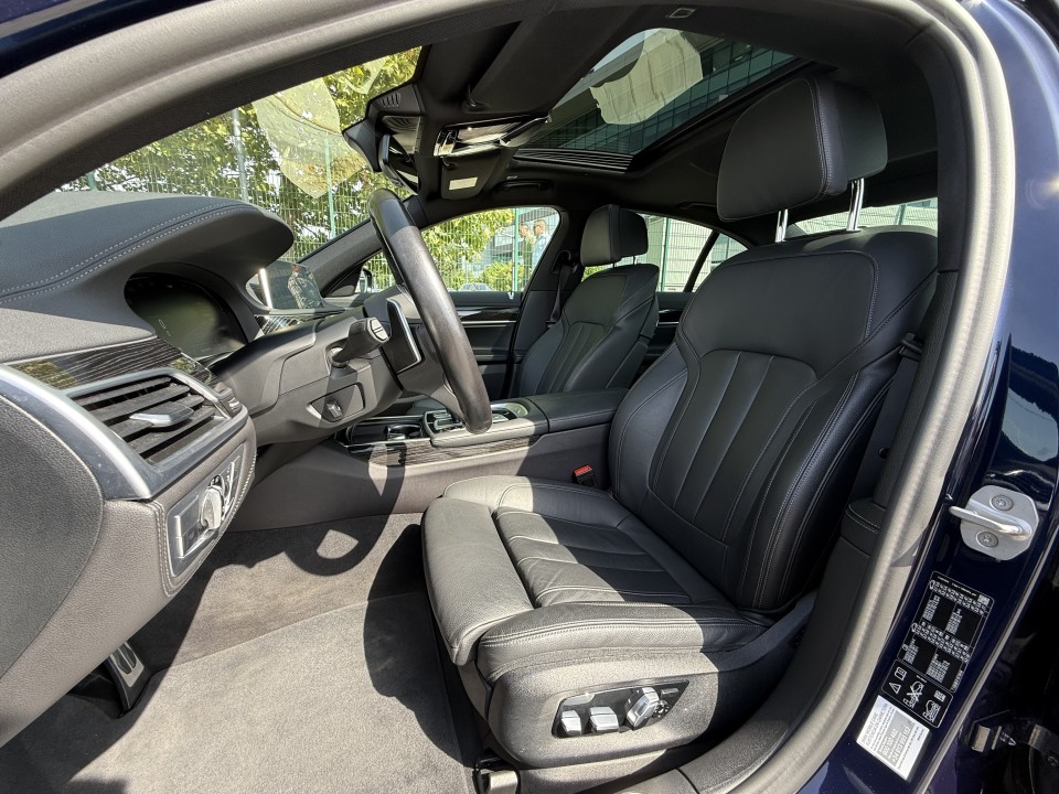 BMW Seria 7 730d xDrive M-Sport - foto 10