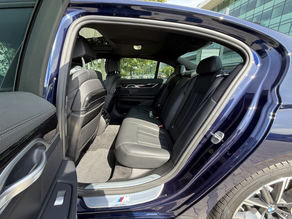 BMW Seria 7 730d xDrive M-Sport - foto 12