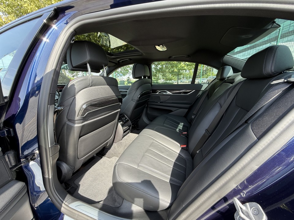 BMW Seria 7 730d xDrive M-Sport - foto 14