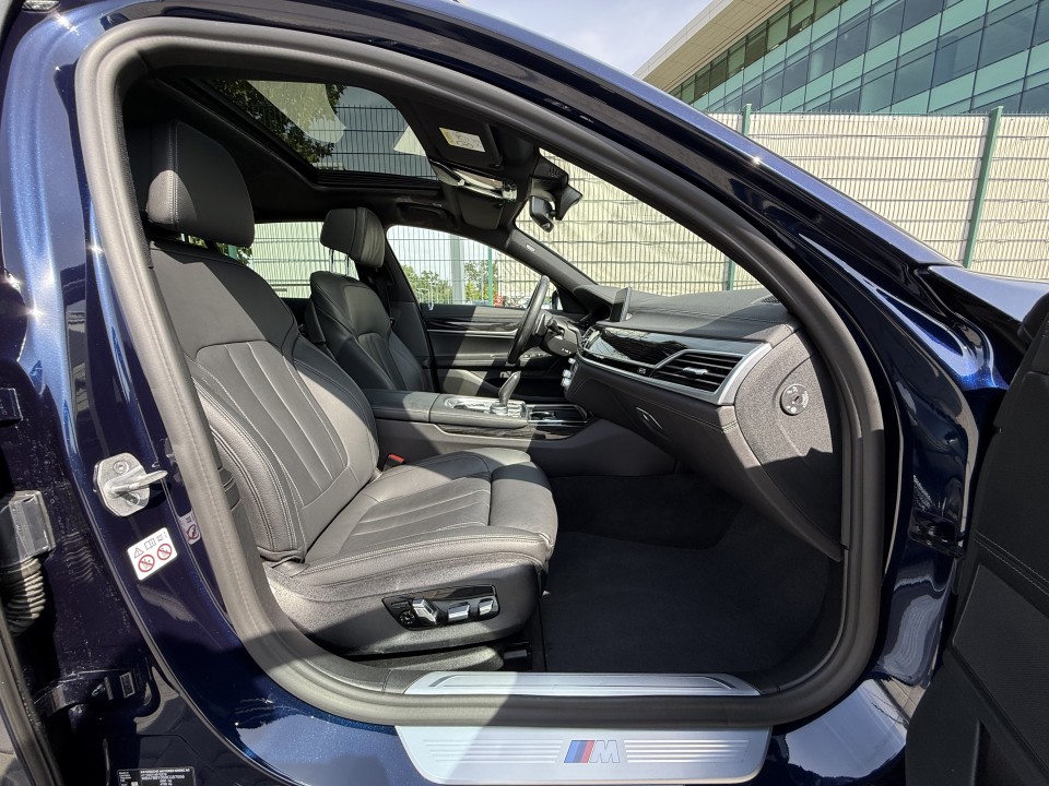 BMW Seria 7 730d xDrive M-Sport - foto 15