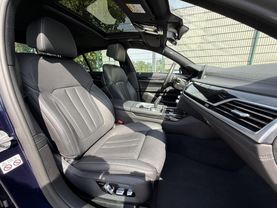 BMW Seria 7 730d xDrive M-Sport - foto 16