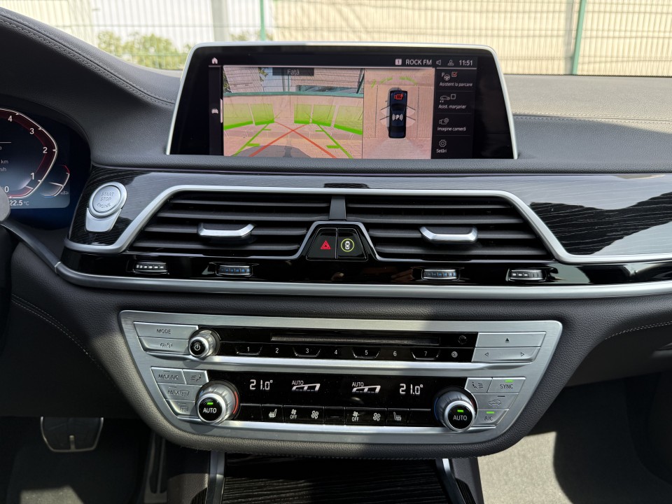 BMW Seria 7 730d xDrive M-Sport - foto 24