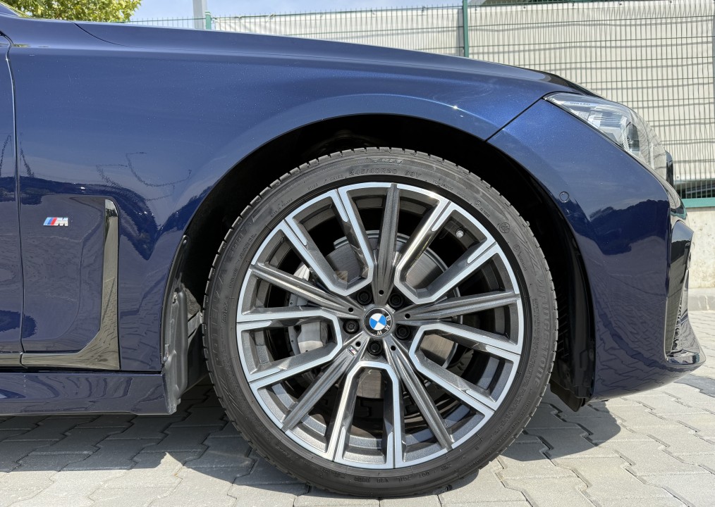 BMW Seria 7 730d xDrive M-Sport - foto 29