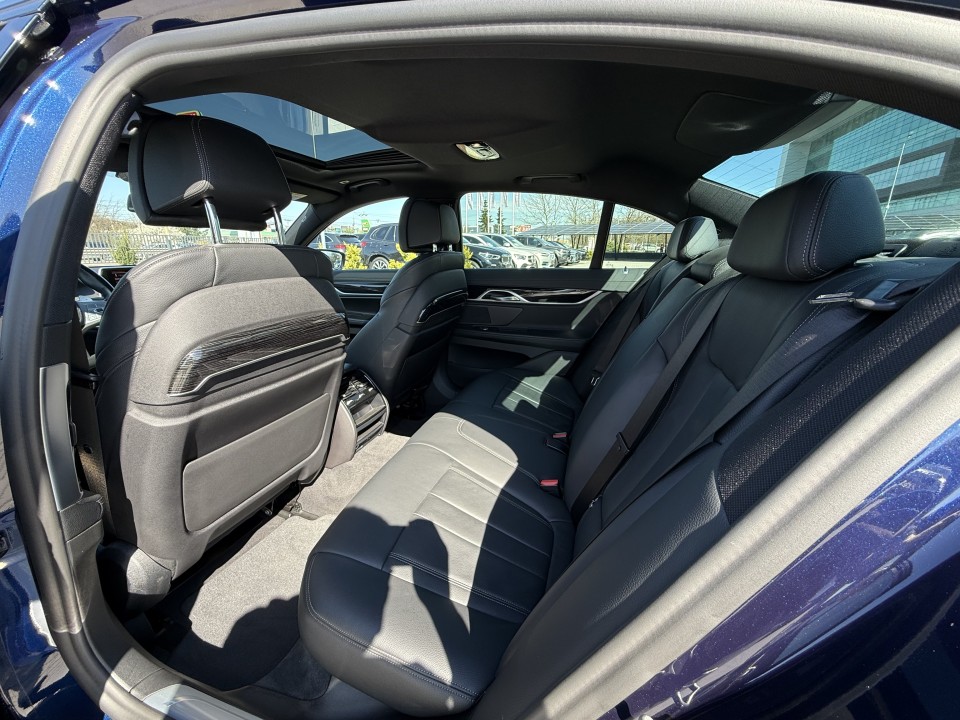 BMW Seria 7 730d xDrive M-Sport - foto 14
