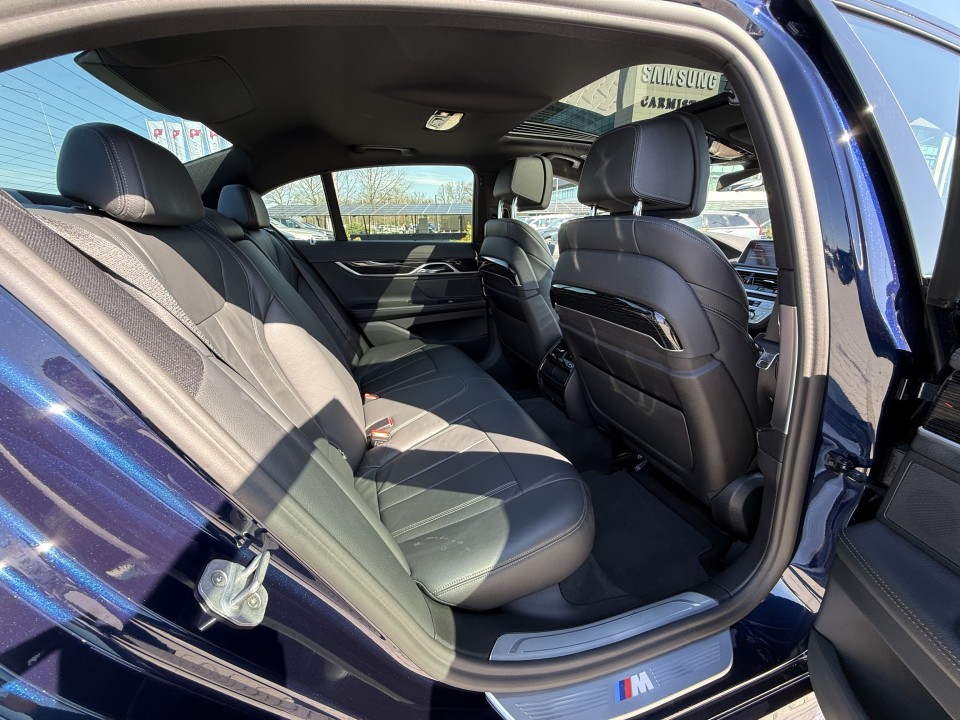 BMW Seria 7 730d xDrive M-Sport - foto 20