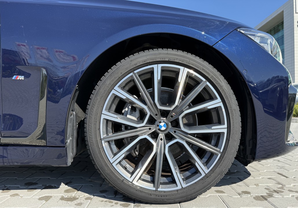 BMW Seria 7 730d xDrive M-Sport - foto 30