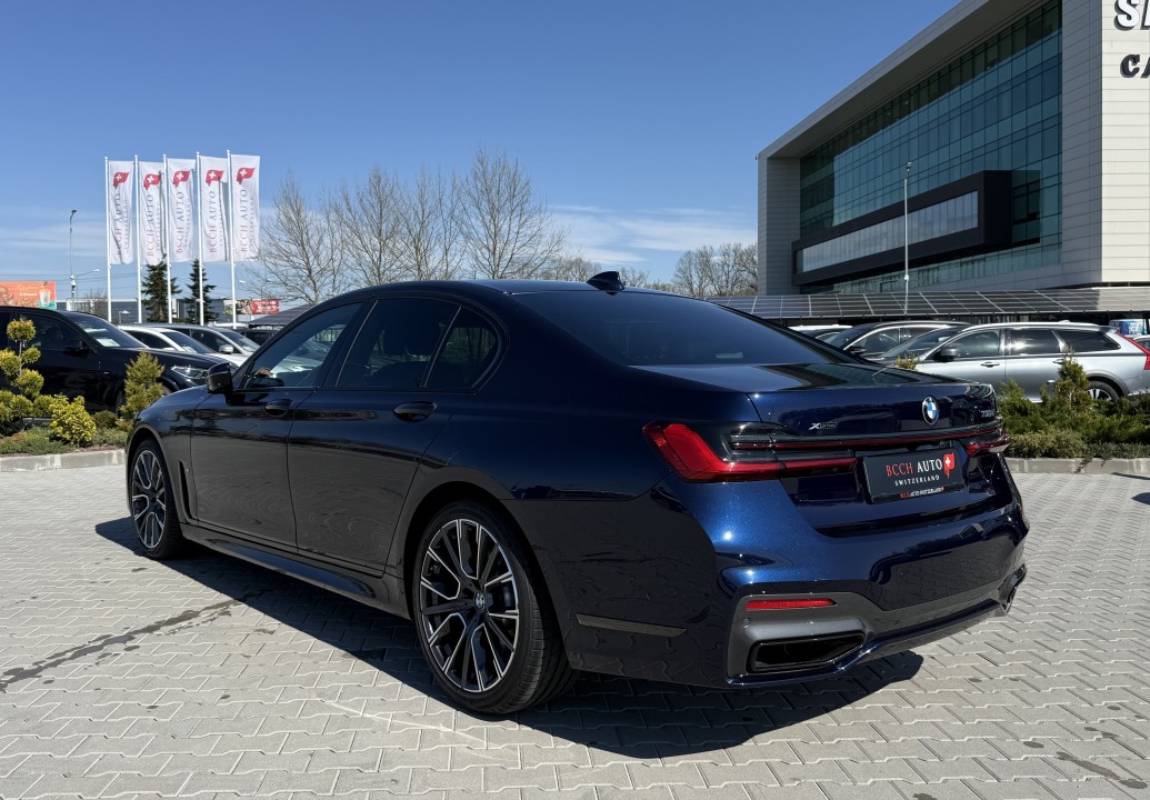 BMW Seria 7 730d xDrive M-Sport (5)