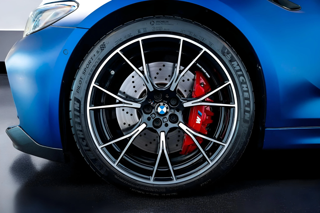 BMW M5 Competition - foto 16