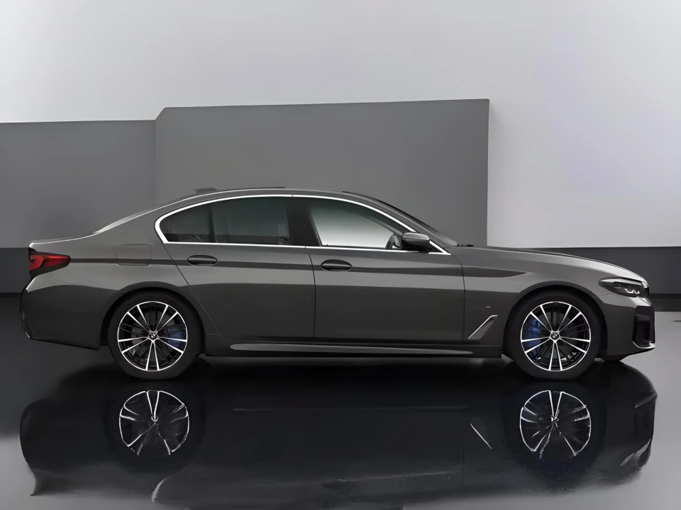 BMW Seria 5 540i (4)