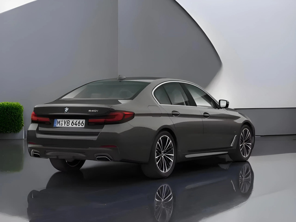 BMW Seria 5 540i (5)