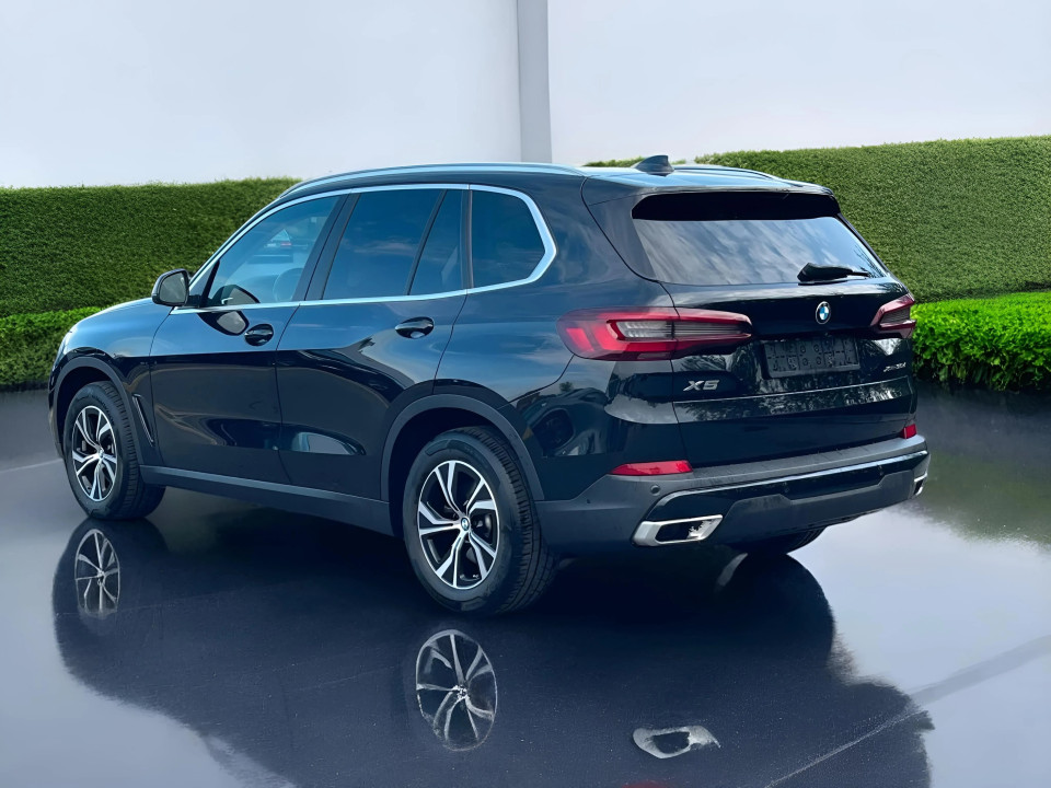 BMW X5 xDrive30d (2)