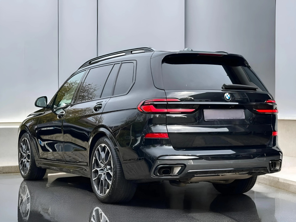 BMW X7 xDrive40d M-Sport (2)