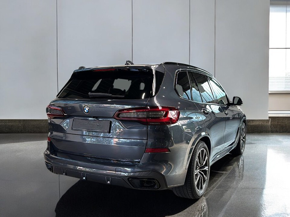 BMW X5 xDrive45e (3)