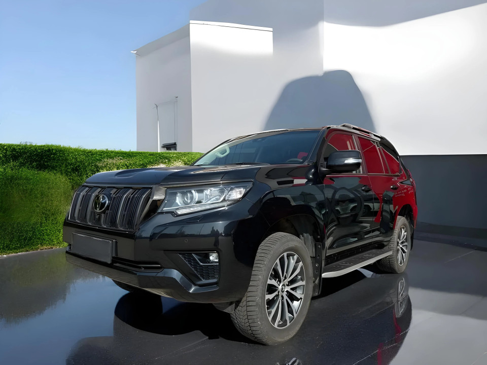 Toyota Land Cruiser 2.8 D-4D Executive (2)