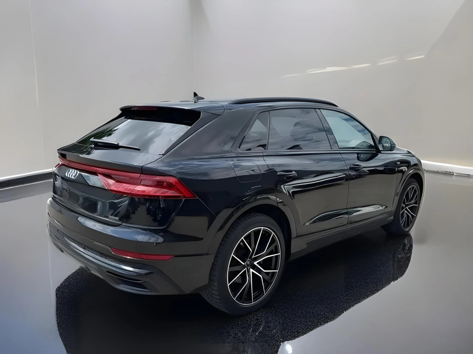 Audi Q8 55 TFSIe quattro tiptronic S-Line (4)