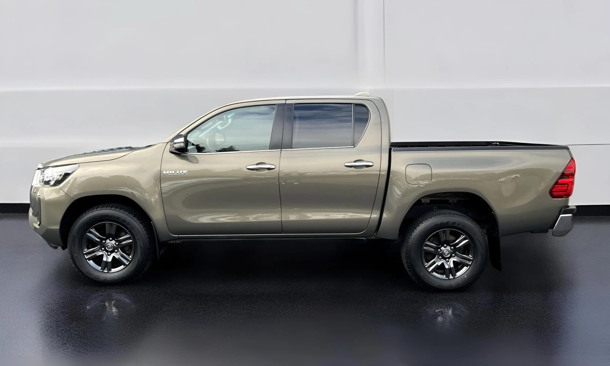 Toyota Hilux 2.8D Executive - foto 7