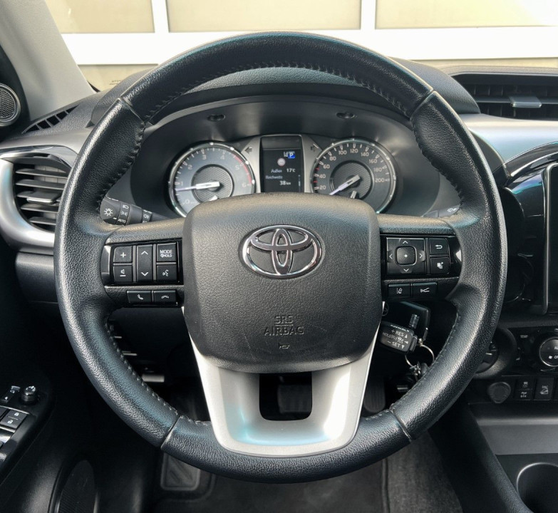 Toyota Hilux 2.8D Executive - foto 19