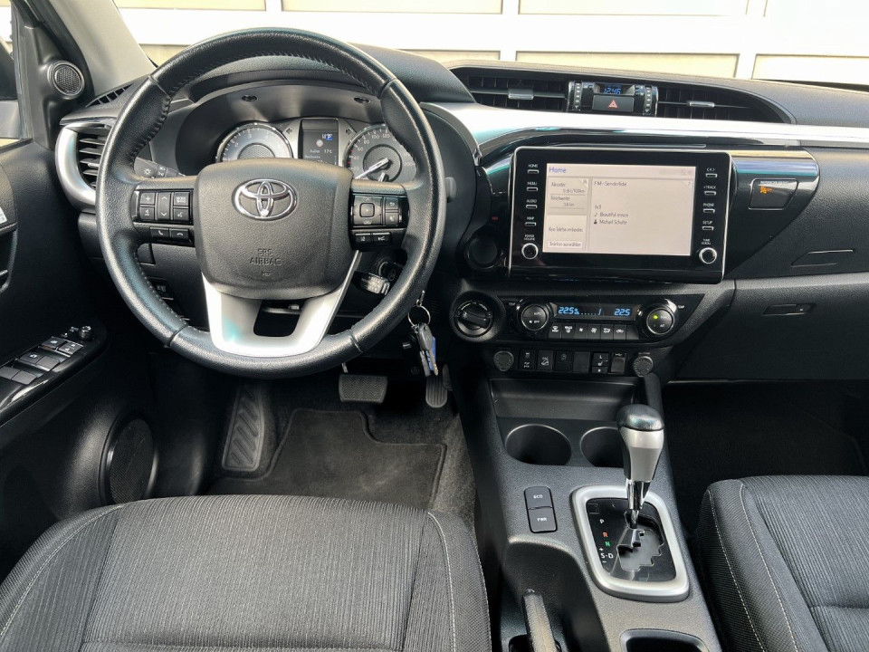 Toyota Hilux 2.8D Executive - foto 18