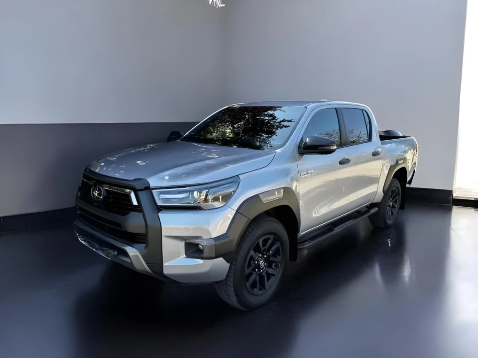 Toyota Hilux 2.8D Invincible (4)