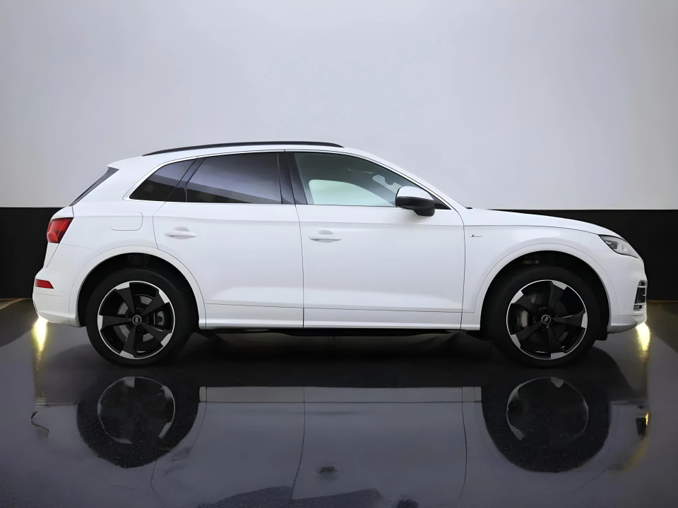 Audi Q5 50 TFSI e Editia S (2)