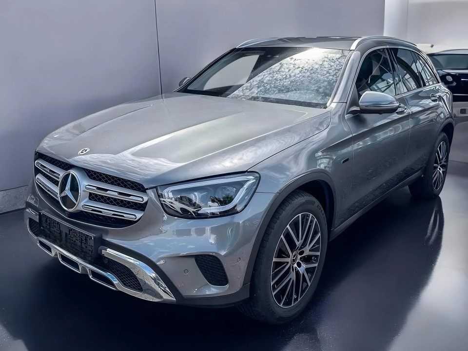 Mercedes-Benz GLC 300e 4MATIC (1)