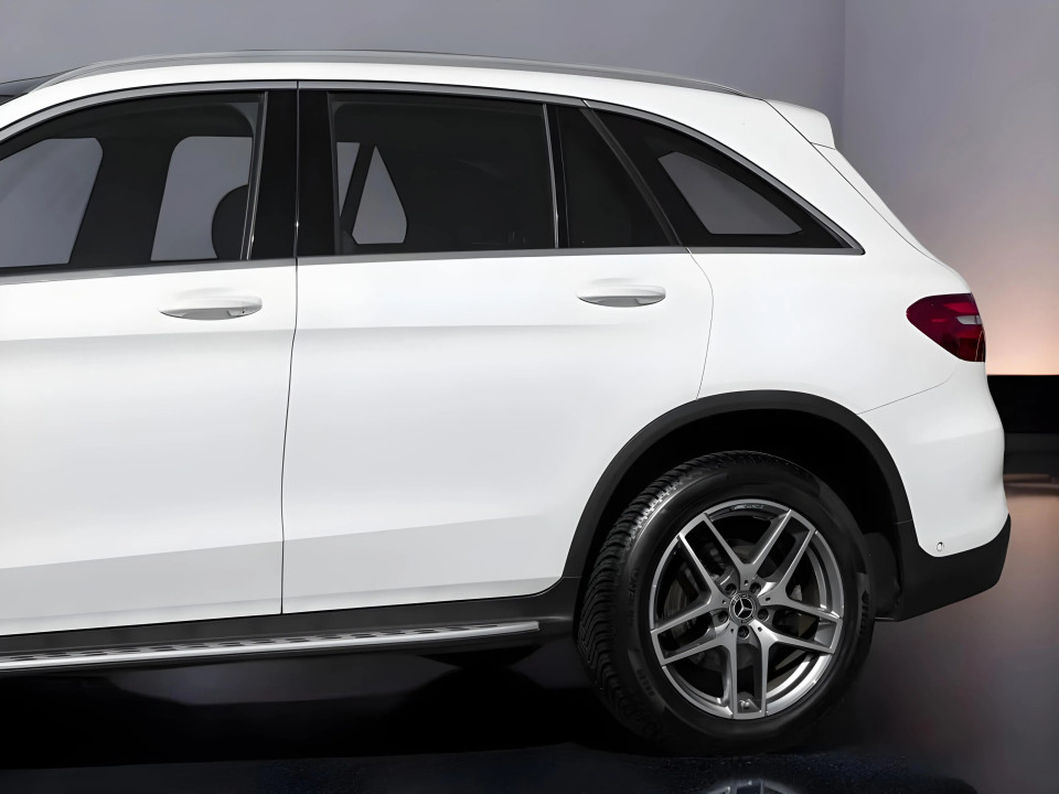 Mercedes-Benz GLC 250 d 4Matic AMG (5)