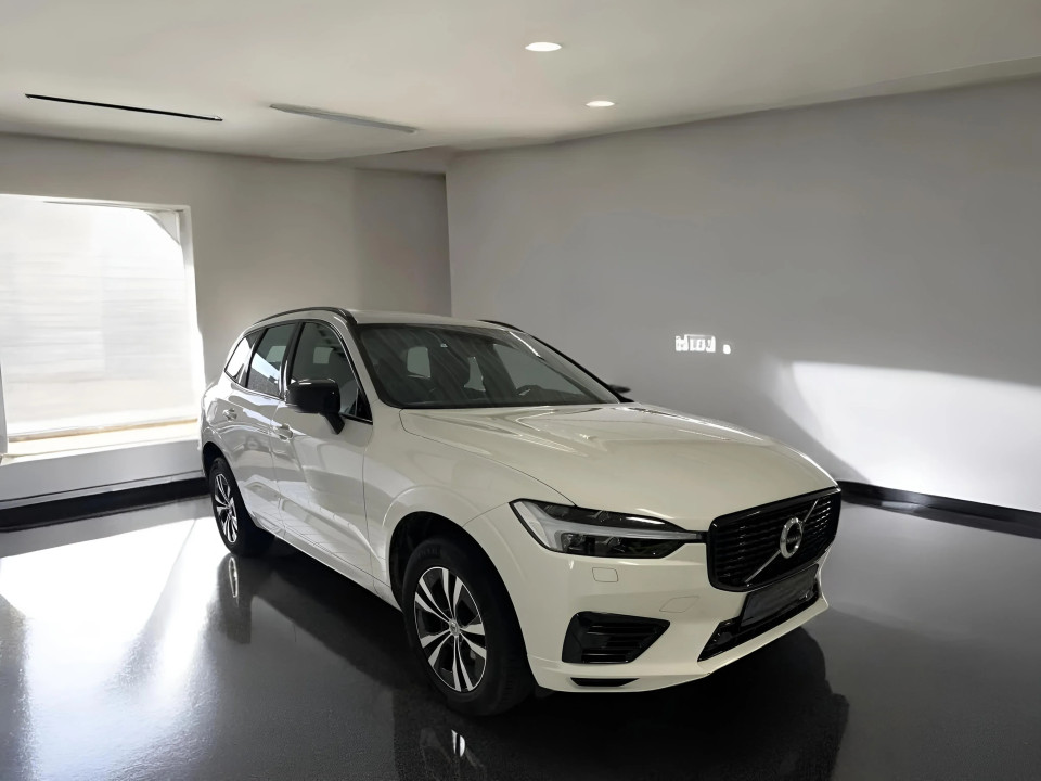 Volvo XC 60 Momentum Allrad Hybrid (3)