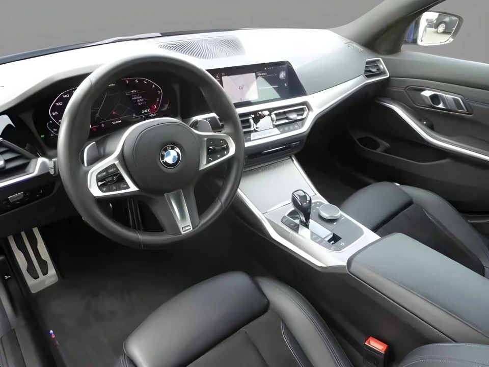 BMW Seria 3 M340i xDrive (5)