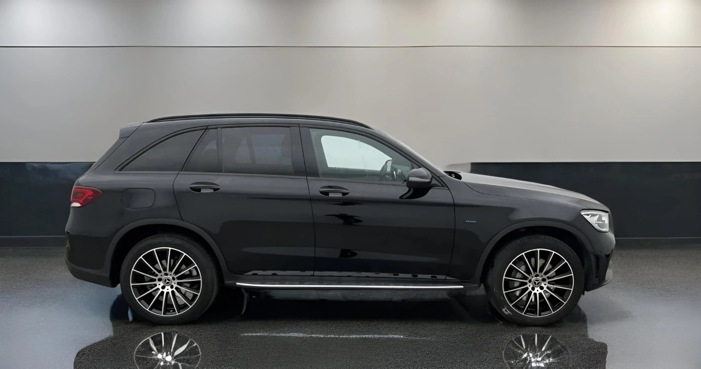 Mercedes-Benz GLC SUV 300e 4MATIC AMG Line (3)