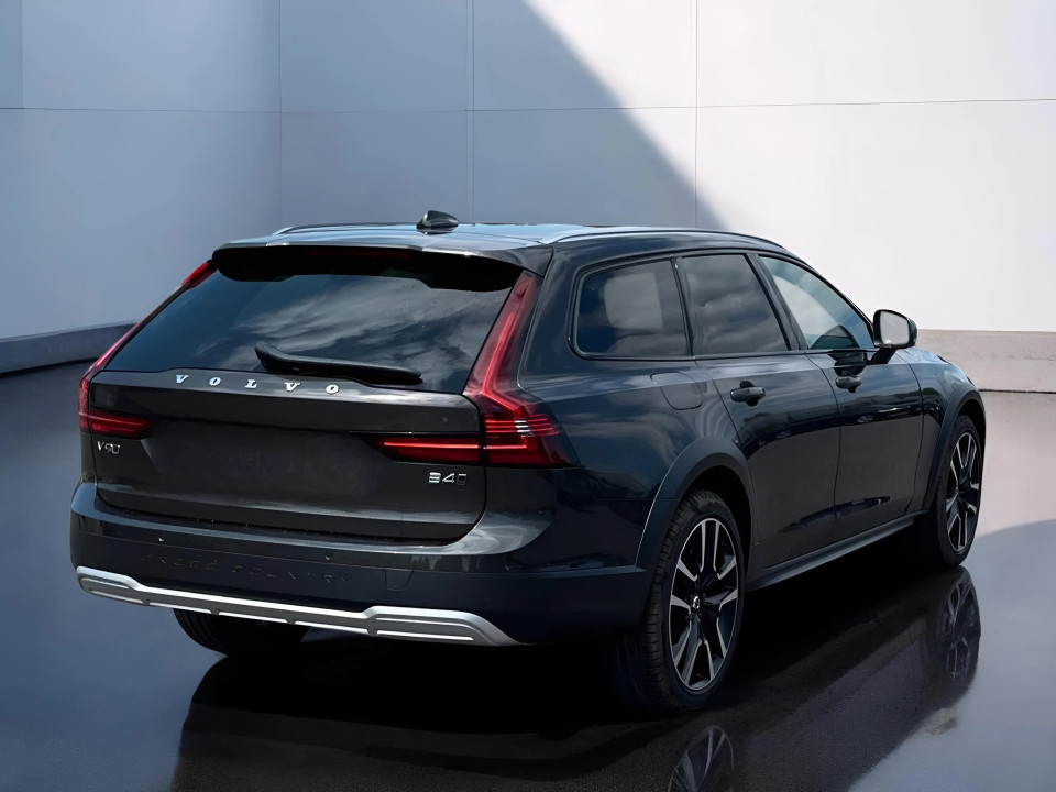 Volvo V90 Cross Country B4 AWD (2)