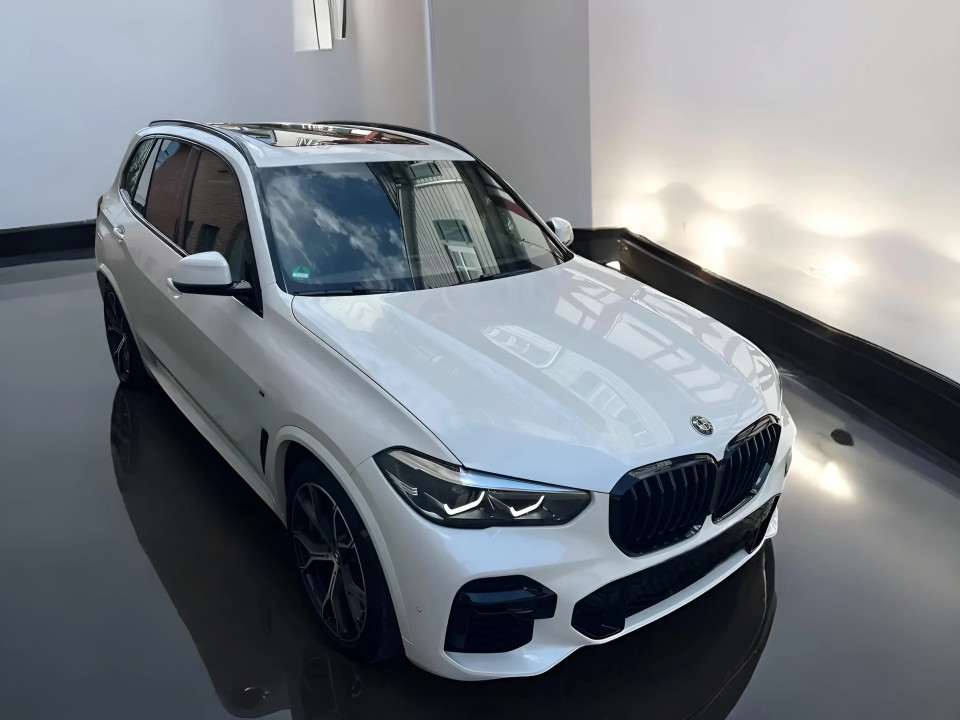 BMW X5 xDrive30d M-Sport (2)