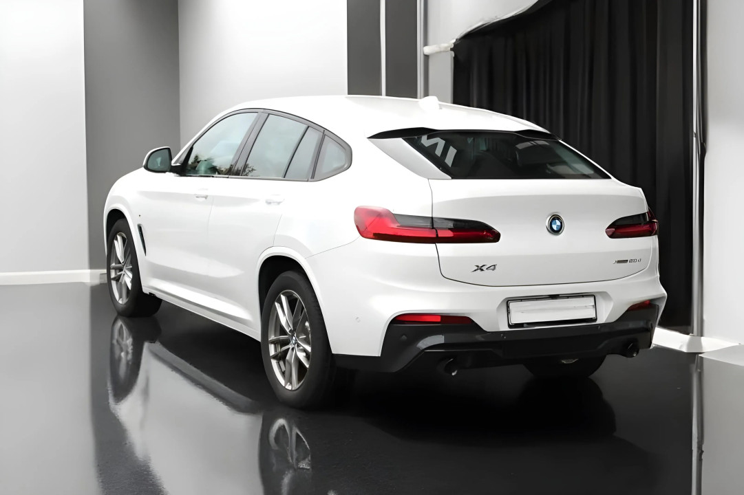 BMW X4 xDrive20d M-Sport (2)