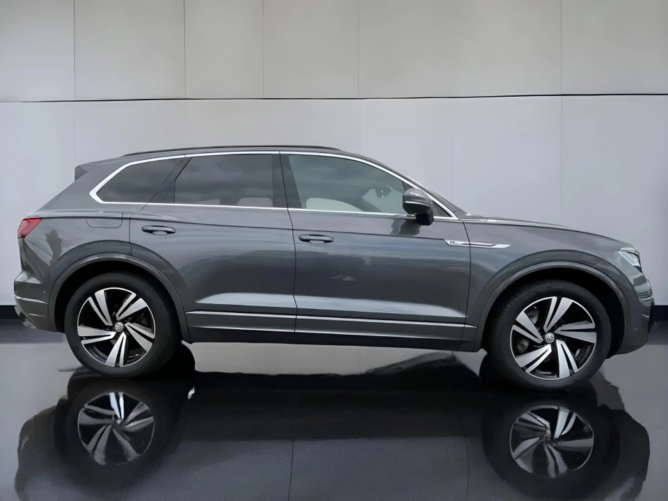 Volkswagen Touareg 3.0 TDI V6 R-Line (2)