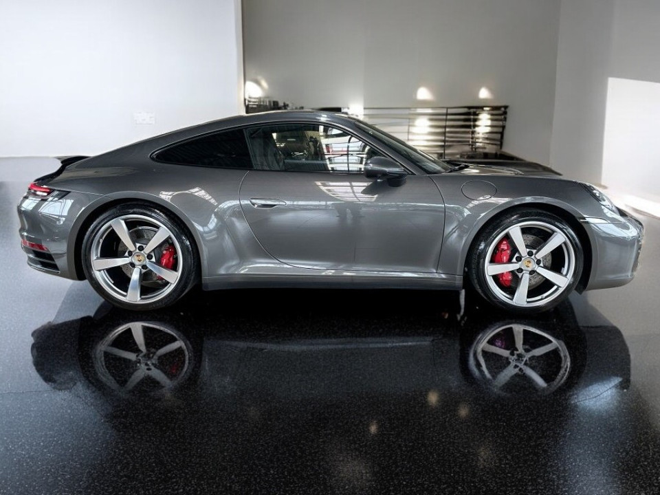 Porsche 911 Carrera 4S (2)