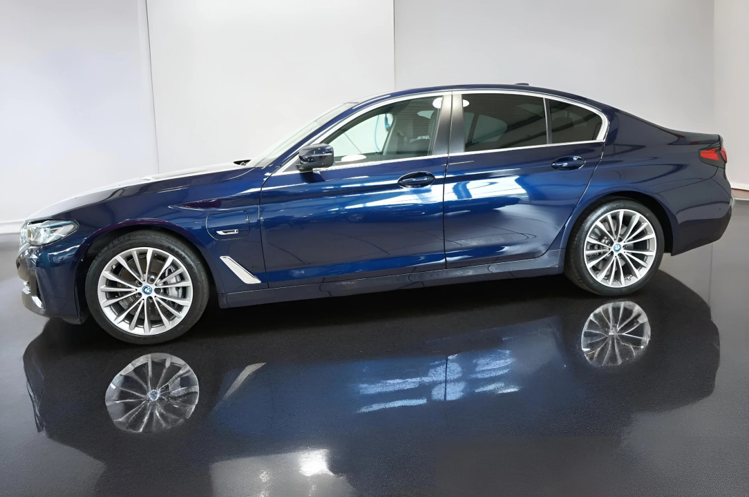 BMW - BMW 545e xDrive - foto 7