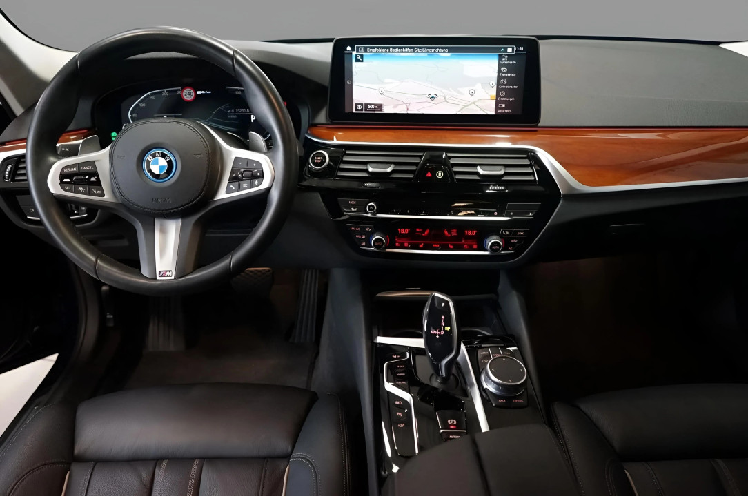 BMW - BMW 545e xDrive - foto 8