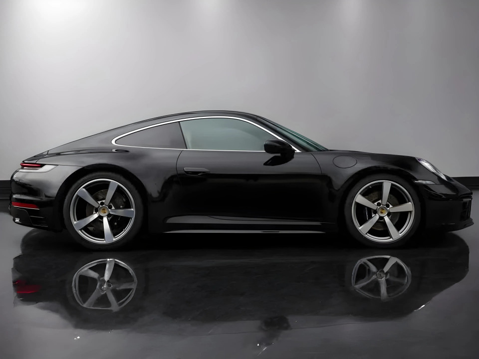 Porsche 911 Carrera 4S (992 I) (2)